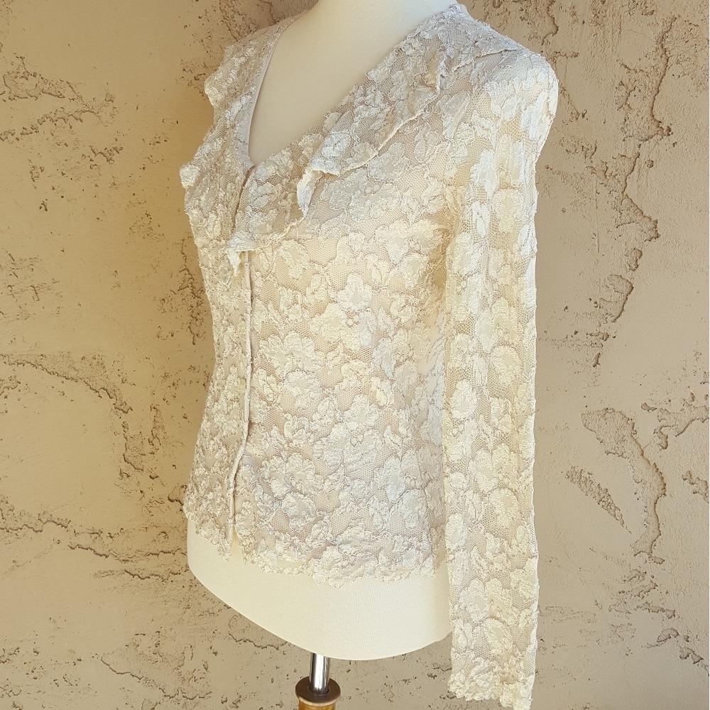 Michi Collection 90s Cream Floral Lace Ruffle Neck Button Front Blouse - Picture 5 of 7
